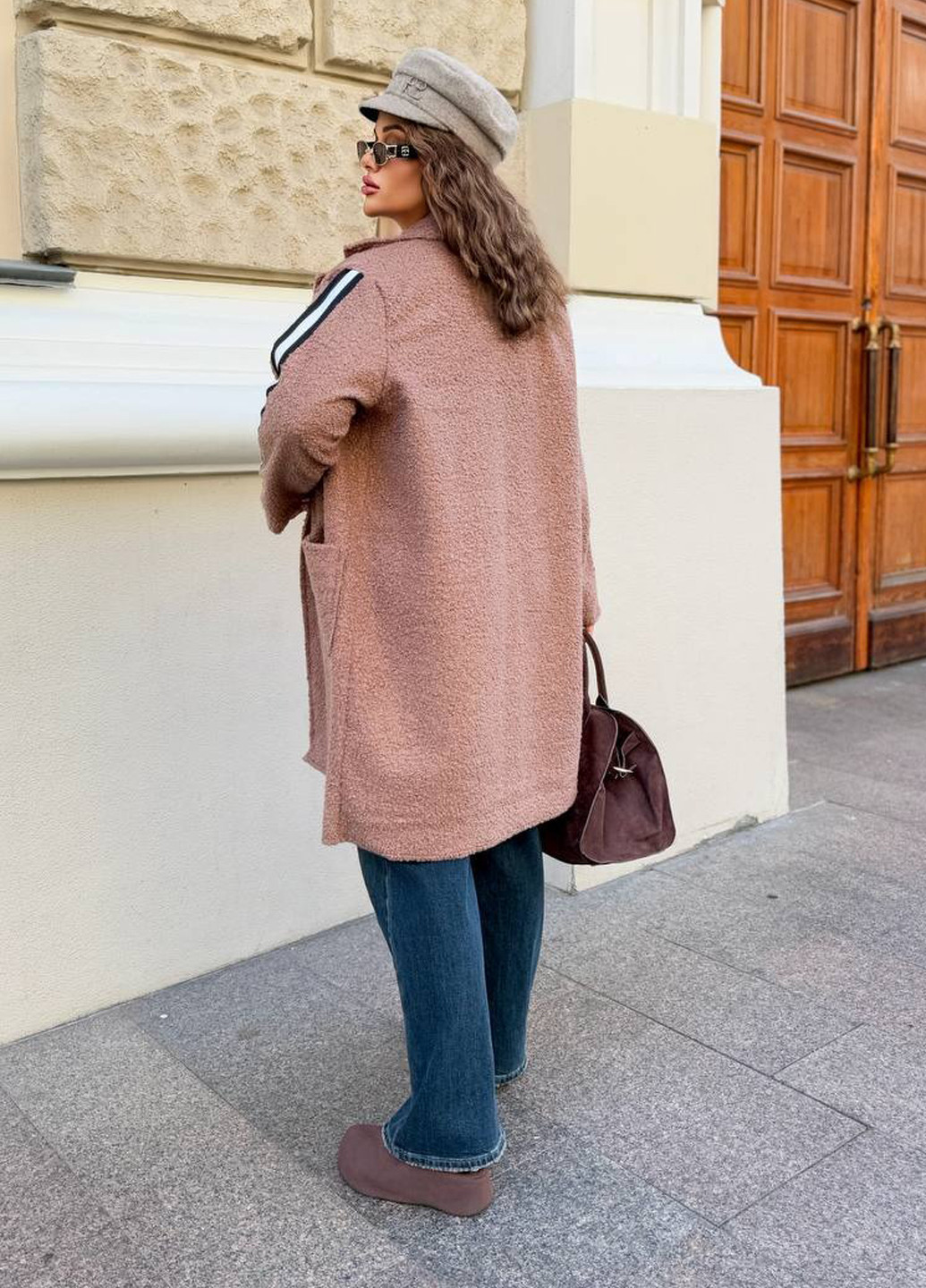 Темно-бежевое демисезонное Пальто двубортное No Brand