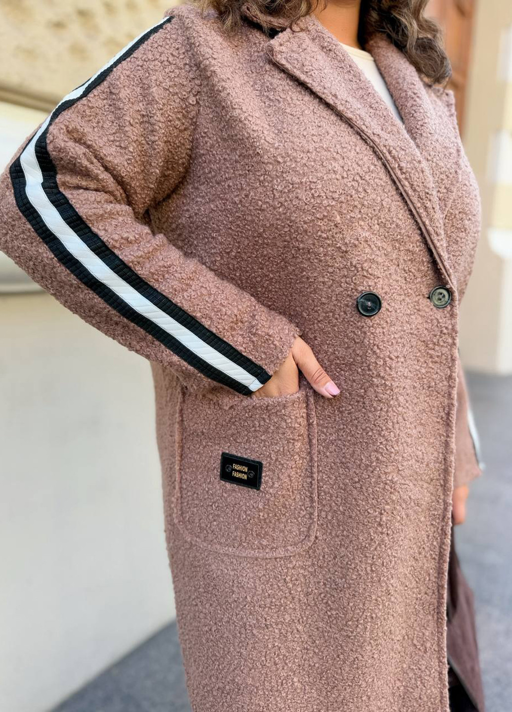 Темно-бежевое демисезонное Пальто двубортное No Brand