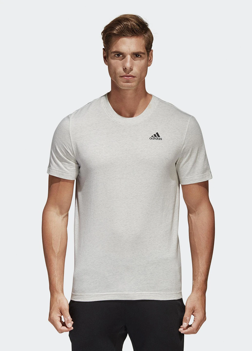 Світло-сіра футболка з коротким рукавом adidas
