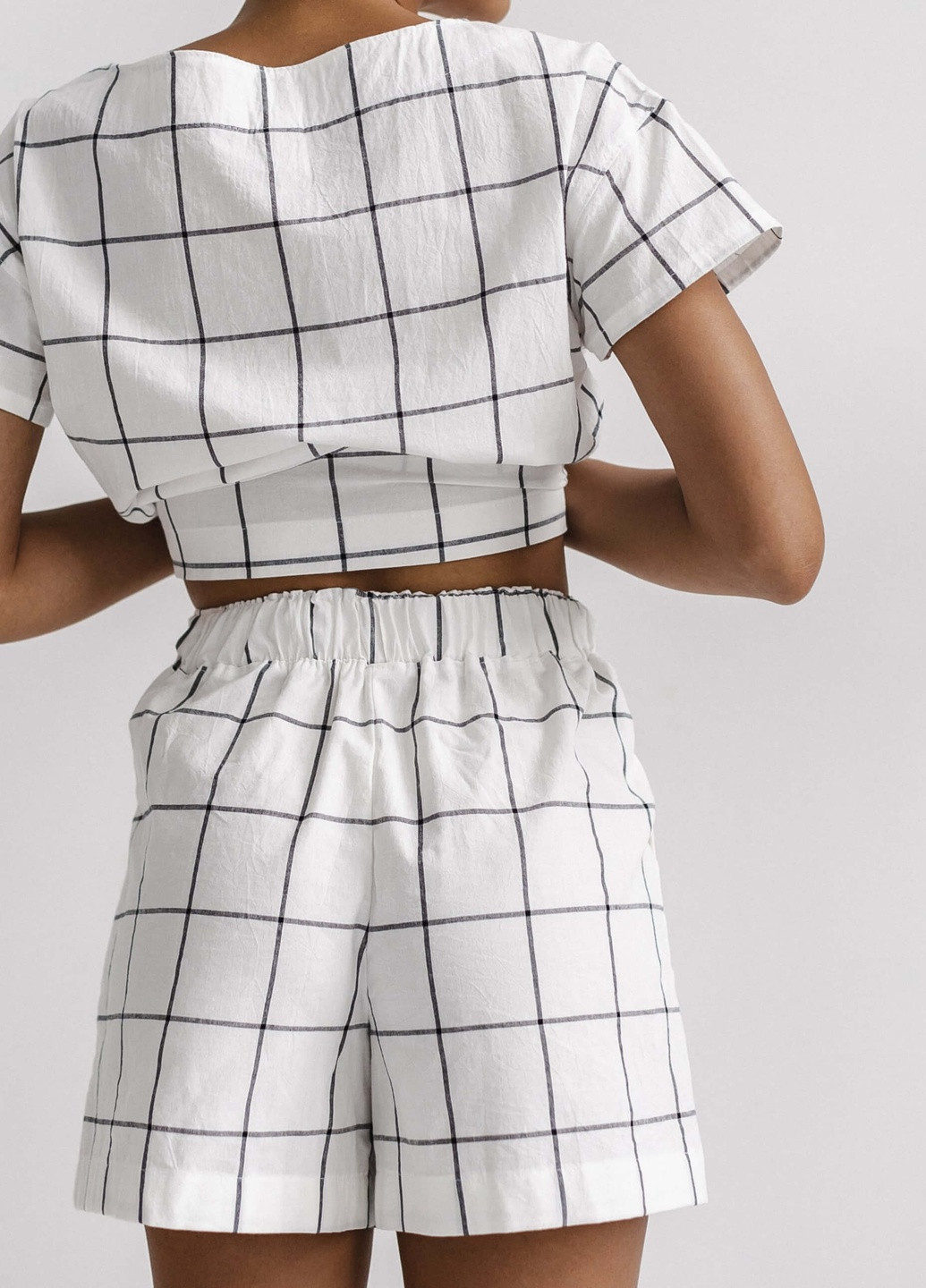 Черно-белая всесезон пижама женская с шортами grid (xxl) футболка + шорты Leglo
