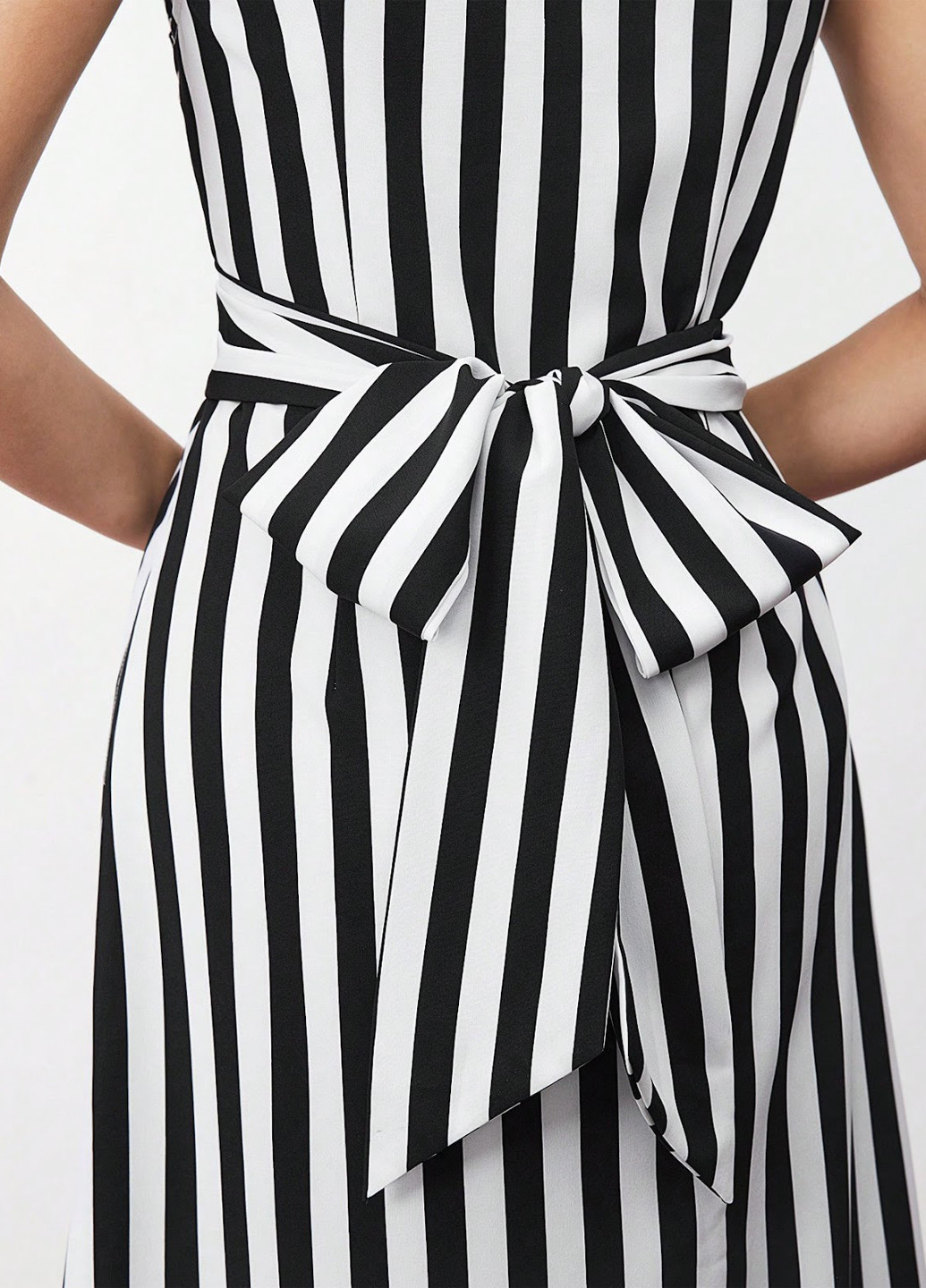 Чорно-білий кежуал, ділова сукня футляр SHEIN в смужку