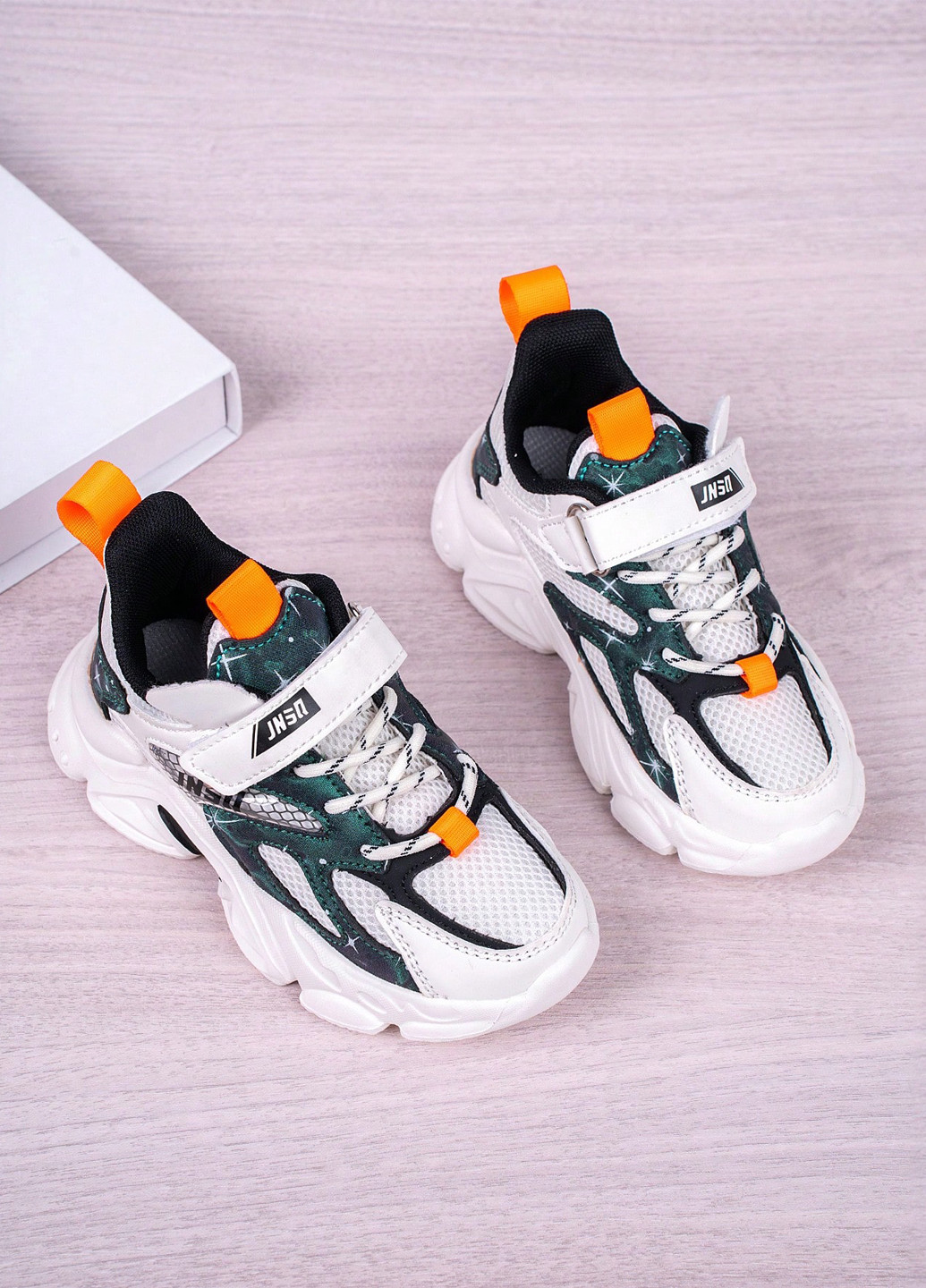 Цветные демисезонные кроссовки SHEIN