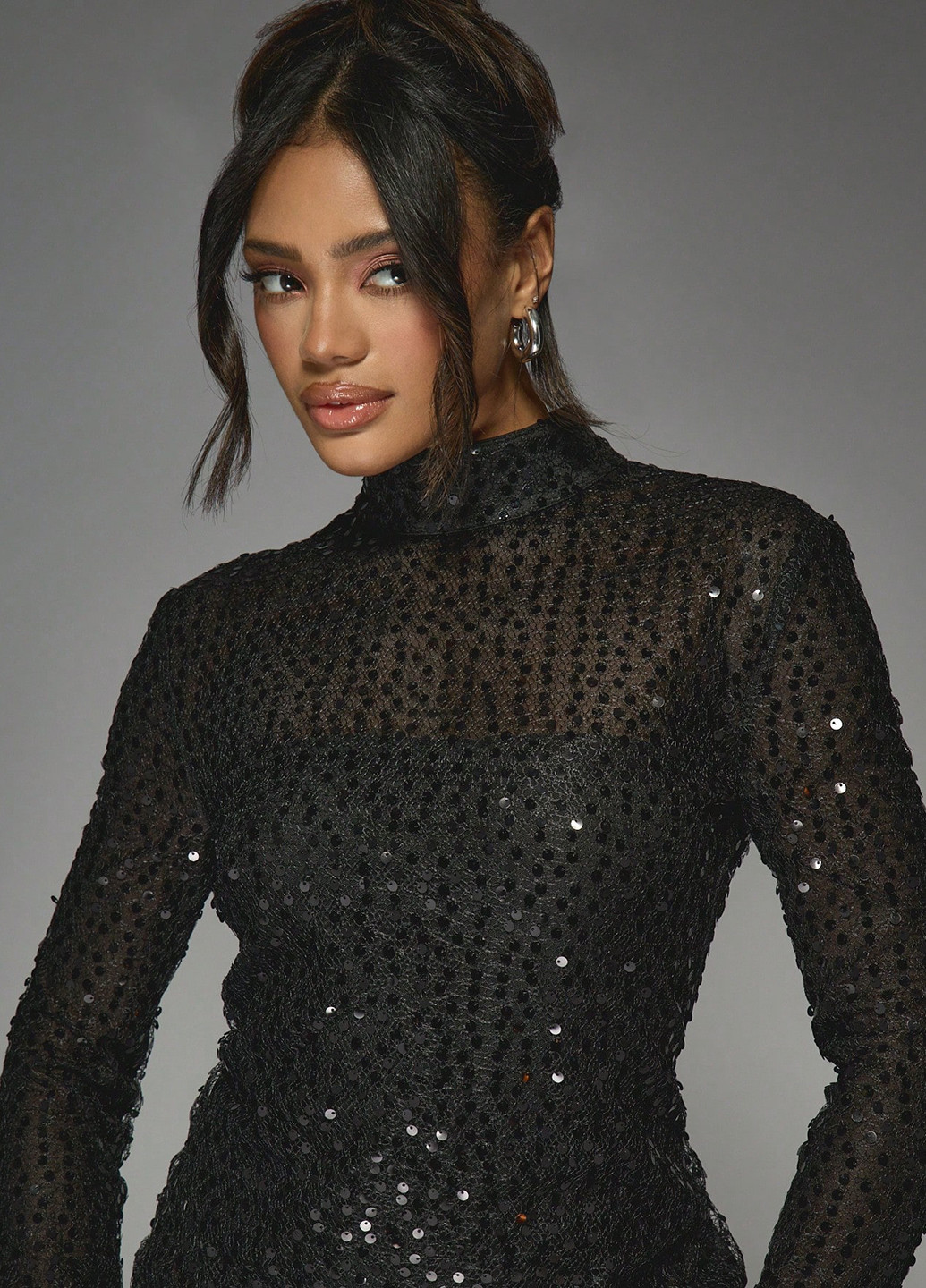 Черное коктейльное платье платье-водолазка, с открытой спиной SHEIN однотонное