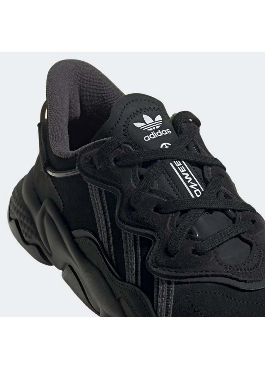 Черные демисезонные кроссовки adidas