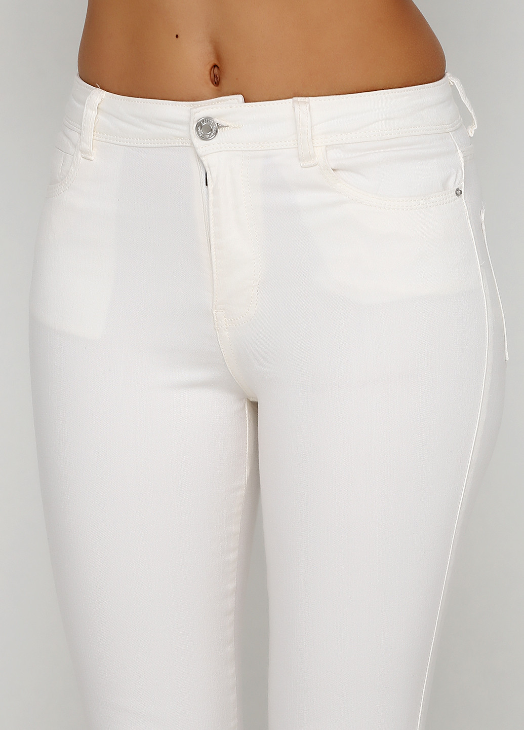 Белые кэжуал демисезонные зауженные брюки Jennyfer
