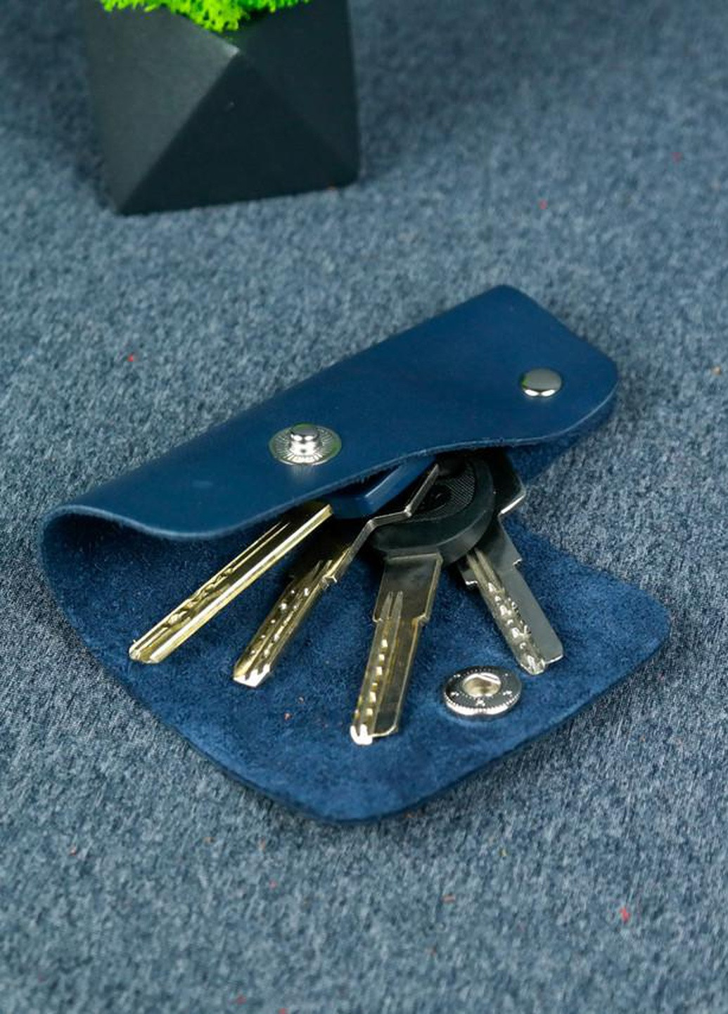Кожаная ключница на кнопке №16, итальянский Краст, цвет Синий Berty (253839536)