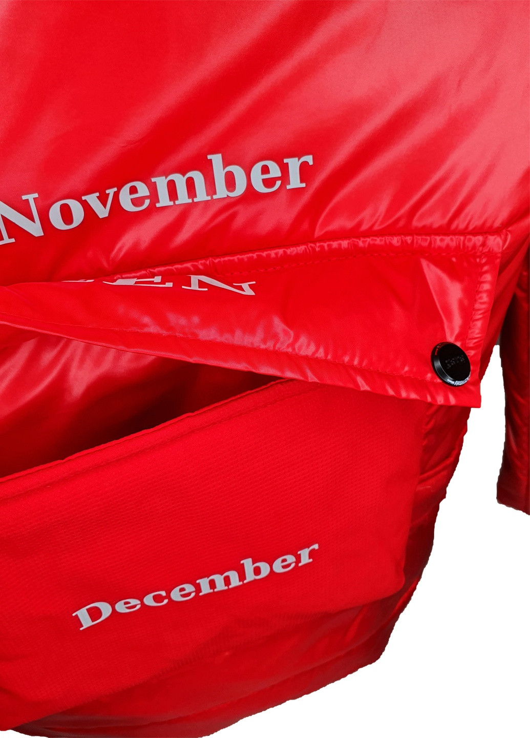 Красная демисезонная куртка с карманом-рукзаком No Brand Рокки