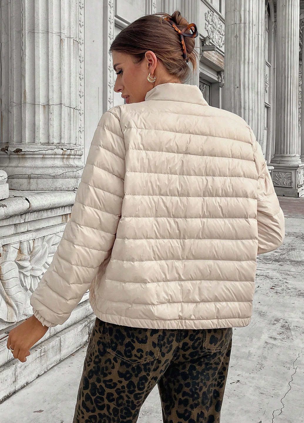 Кремова демісезонна куртка SHEIN