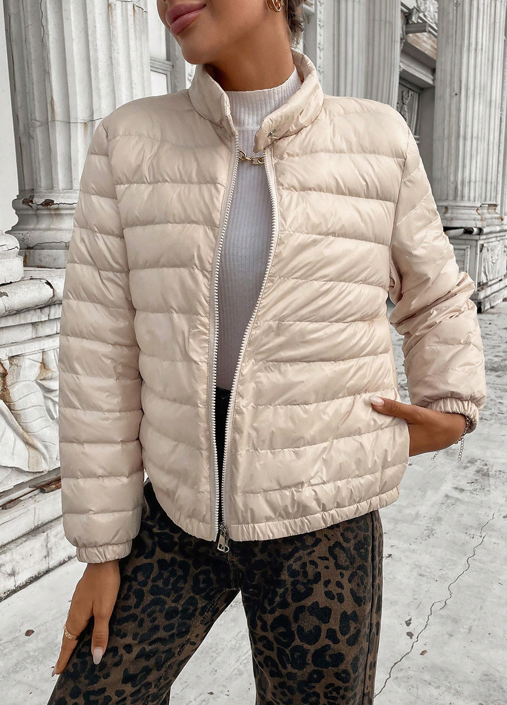 Кремова демісезонна куртка SHEIN