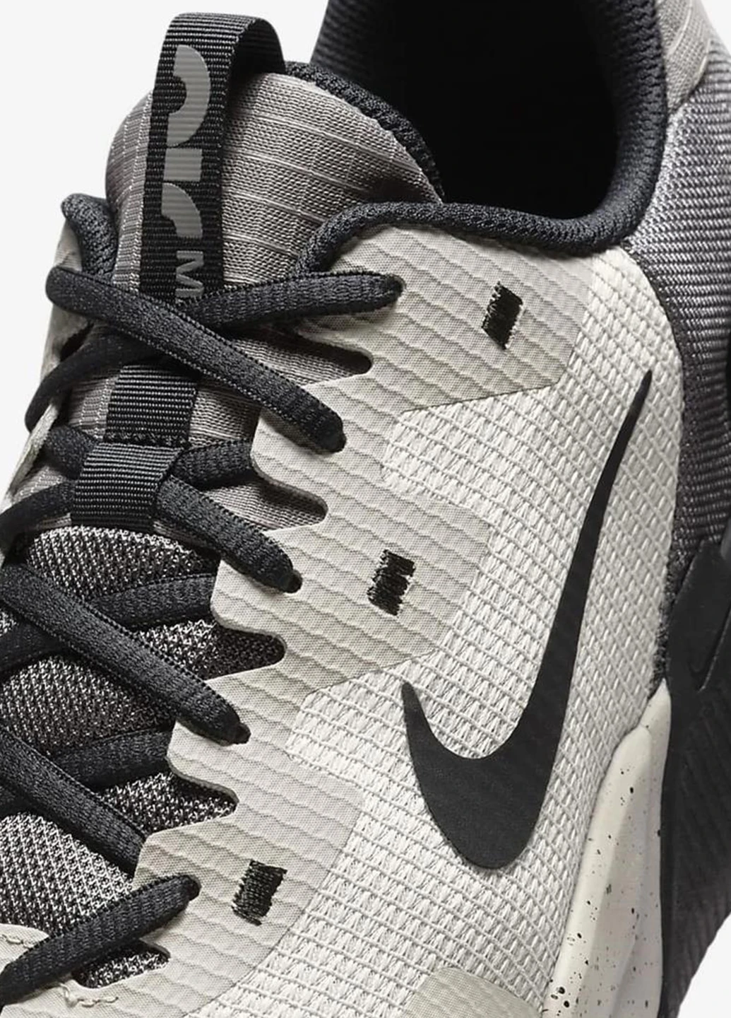 Чорно-білі кросівки dm0829-013 демісезон Nike AIR MAX ALPHA TRAINER 5