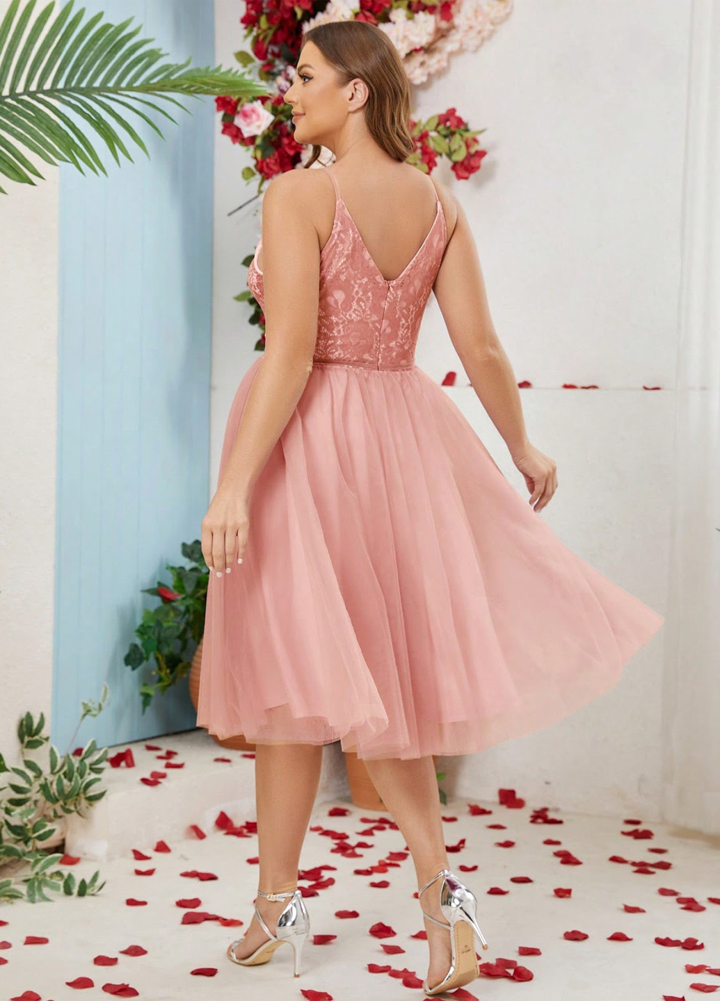 Пудровое праздничный, коктейльное платье пачка, а-силуэт SHEIN однотонное