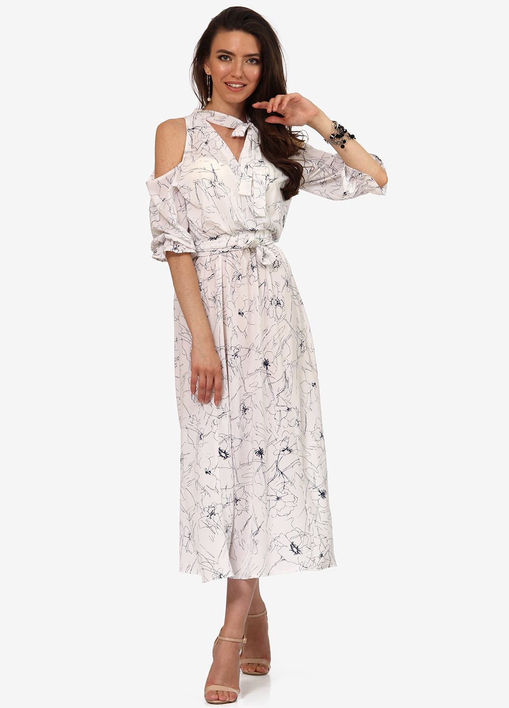 Молочное кэжуал платье с открытыми плечами Lila Kass с абстрактным узором