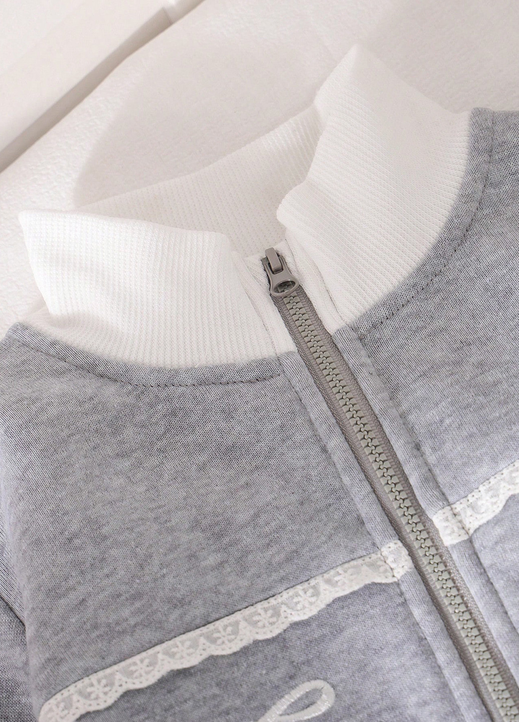 Сірий демісезонний костюм (кофта, штани) брючний SHEIN