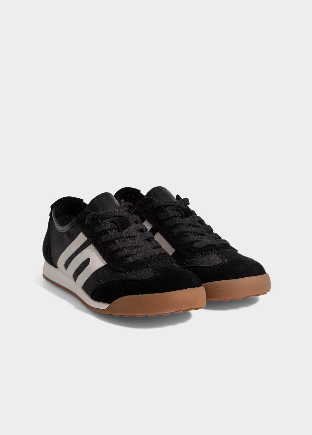 Черные всесезонные кроссовки Respect