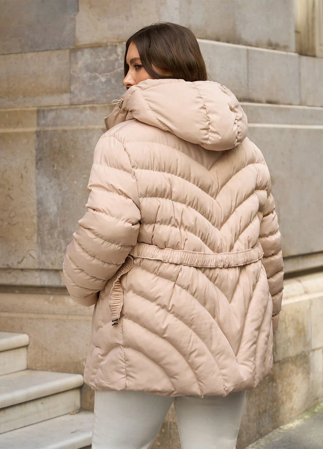 Бежевая зимняя куртка SHEIN