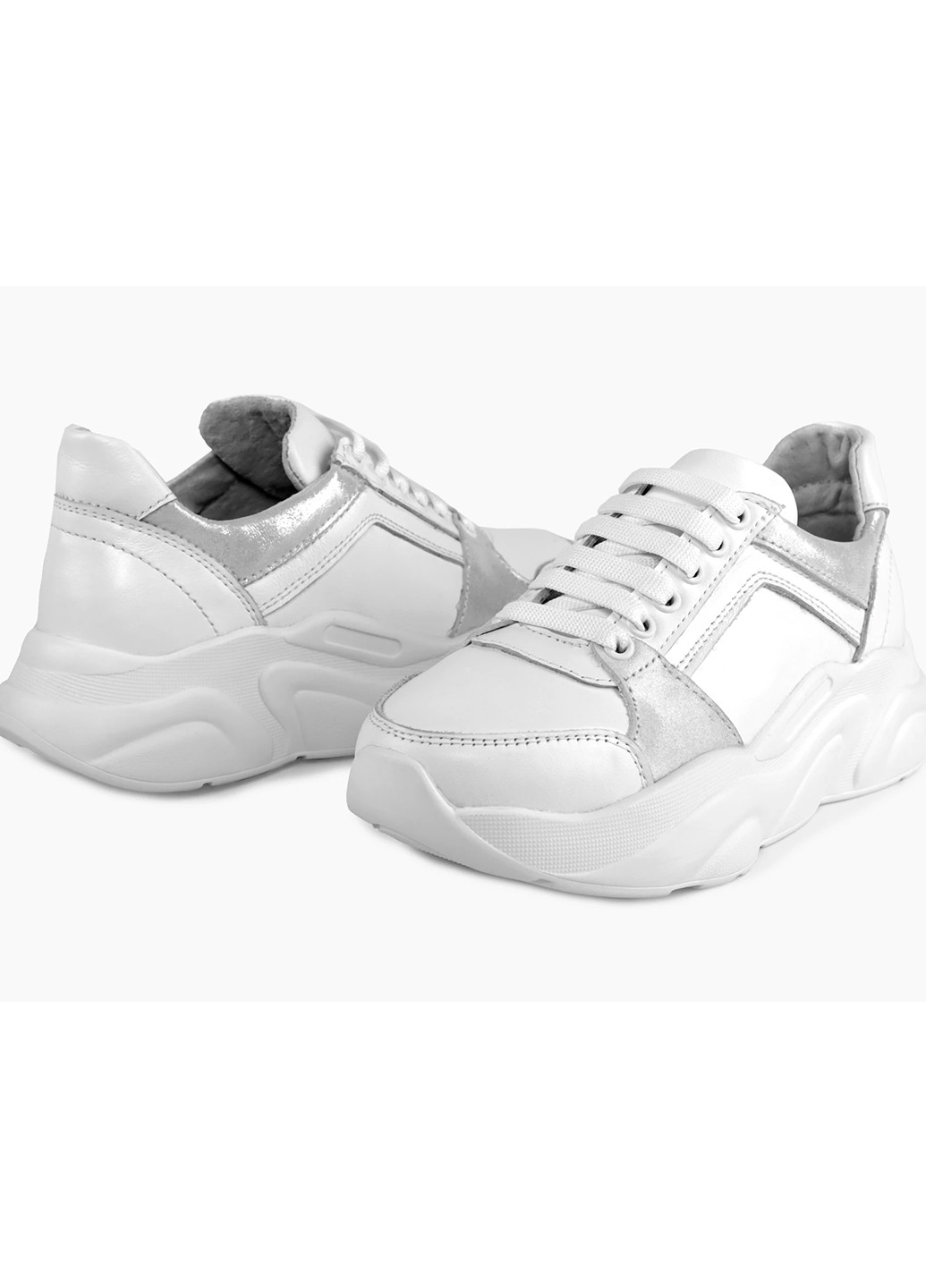 Белые кроссовки Jordan