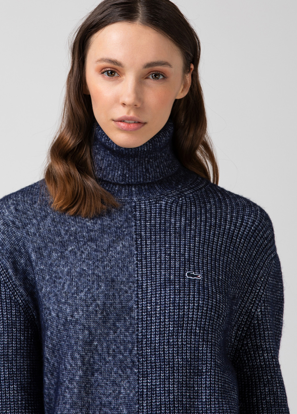 Темно-синий зимний свитер Lacoste