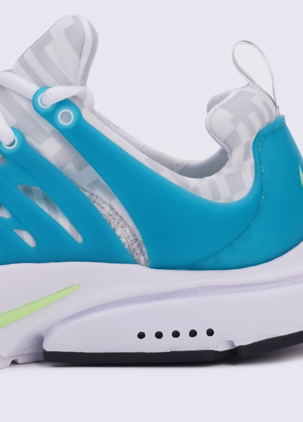 Белые всесезонные кроссовки Nike Air Presto