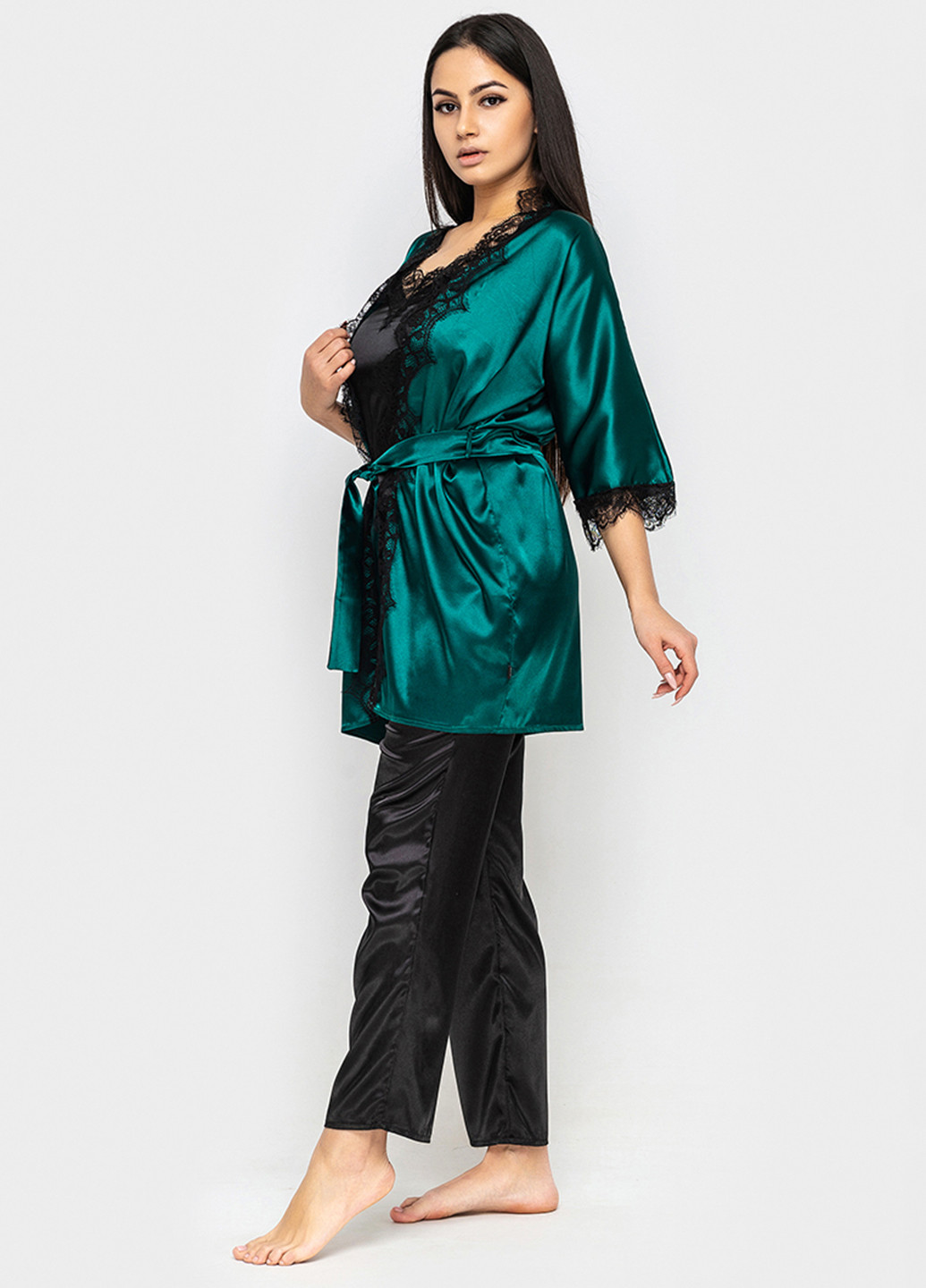 Зеленый демисезонный комплект (халат, топ, брюки) Ghazel