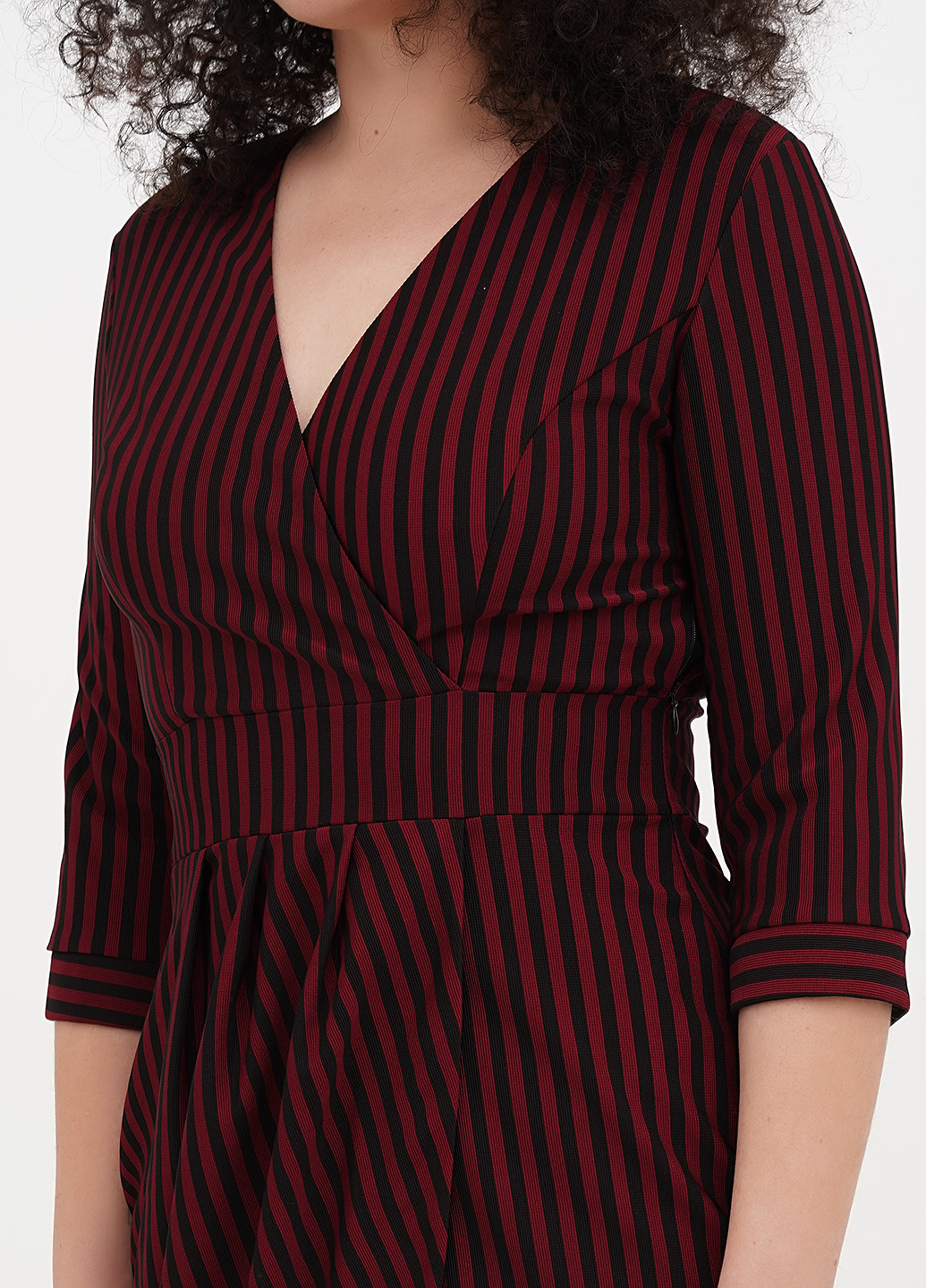 Бордовое кэжуал платье на запах Babylon в полоску