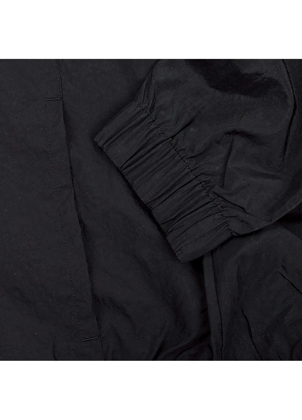 Чорна демісезонна куртка myt woven jacket Reebok