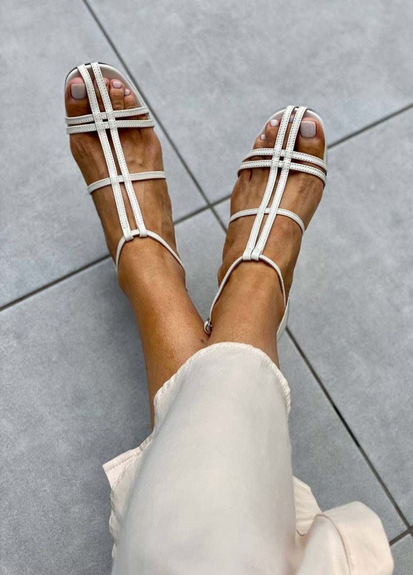 Бежевые босоножки shoesband Brand без застежки