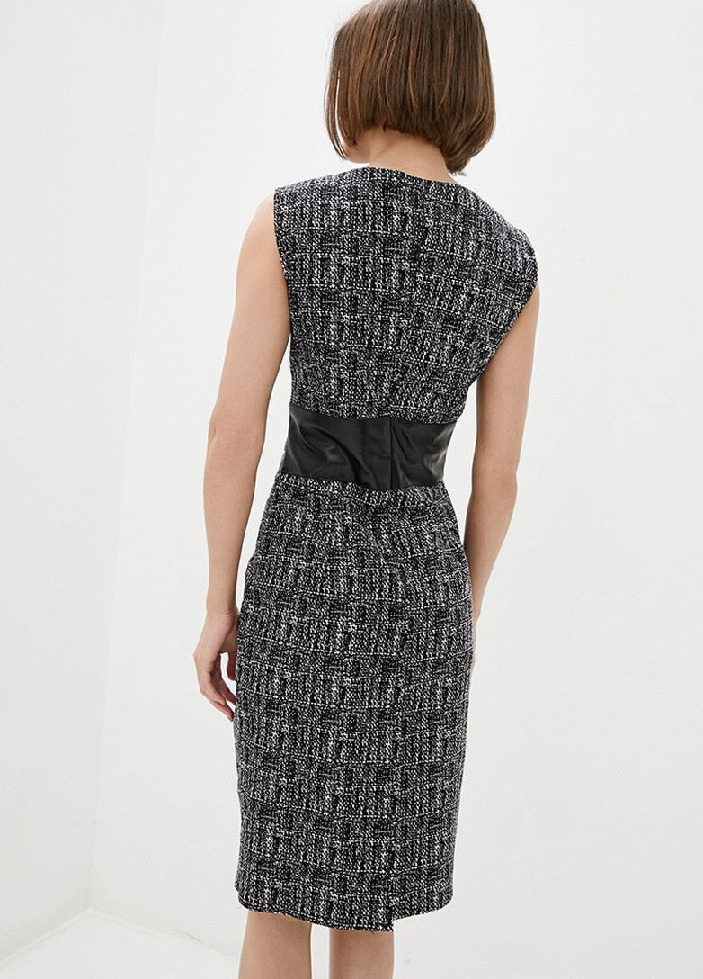 Черно-белое деловое платье футляр Modniy OAZIS с абстрактным узором