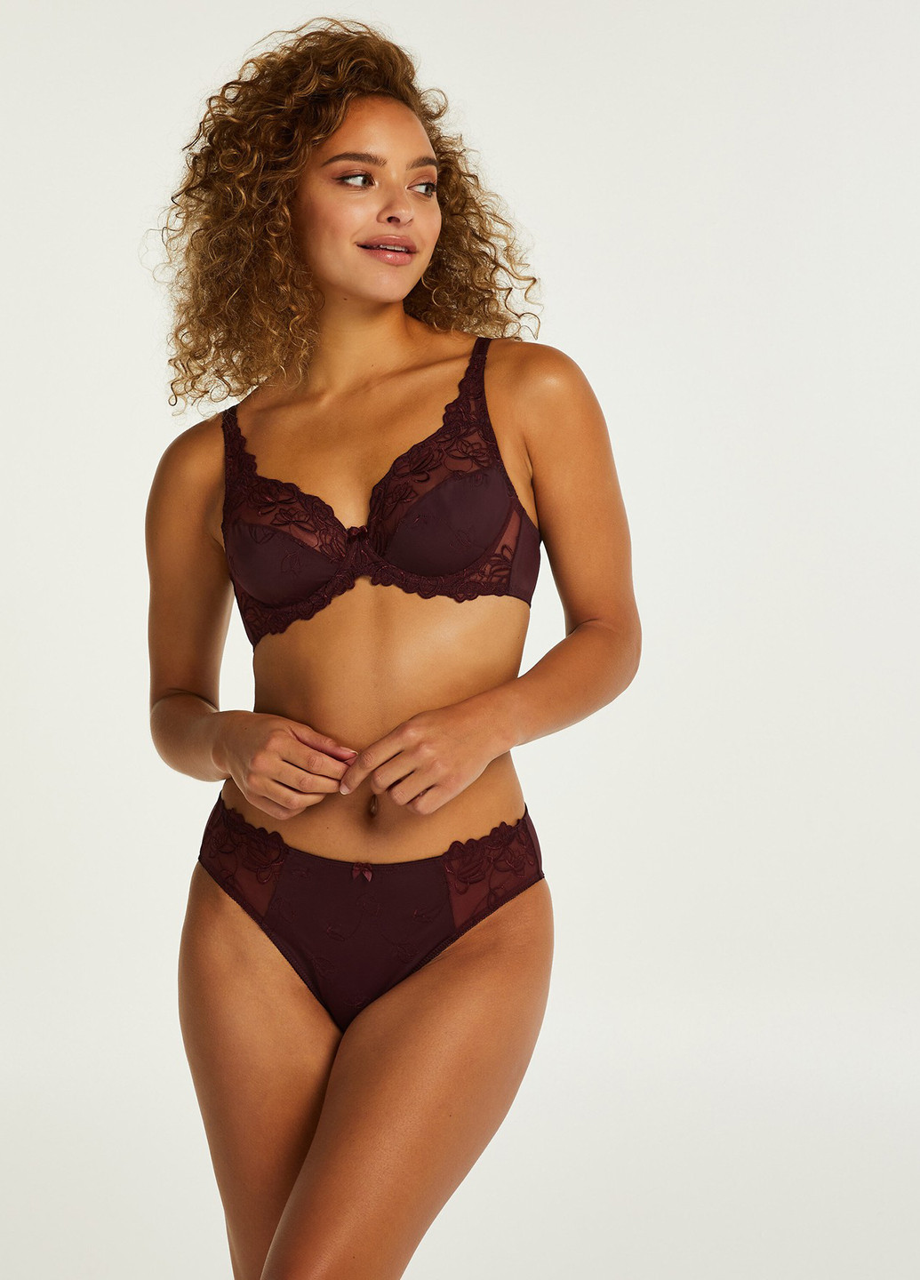 Темно-бордовый балконет бюстгальтер Hunkemoller с косточками полиамид