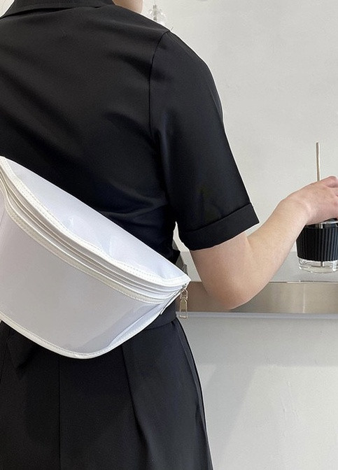 Жіноча матова бананка дитяча поясна сумка біла NoName (251204228)