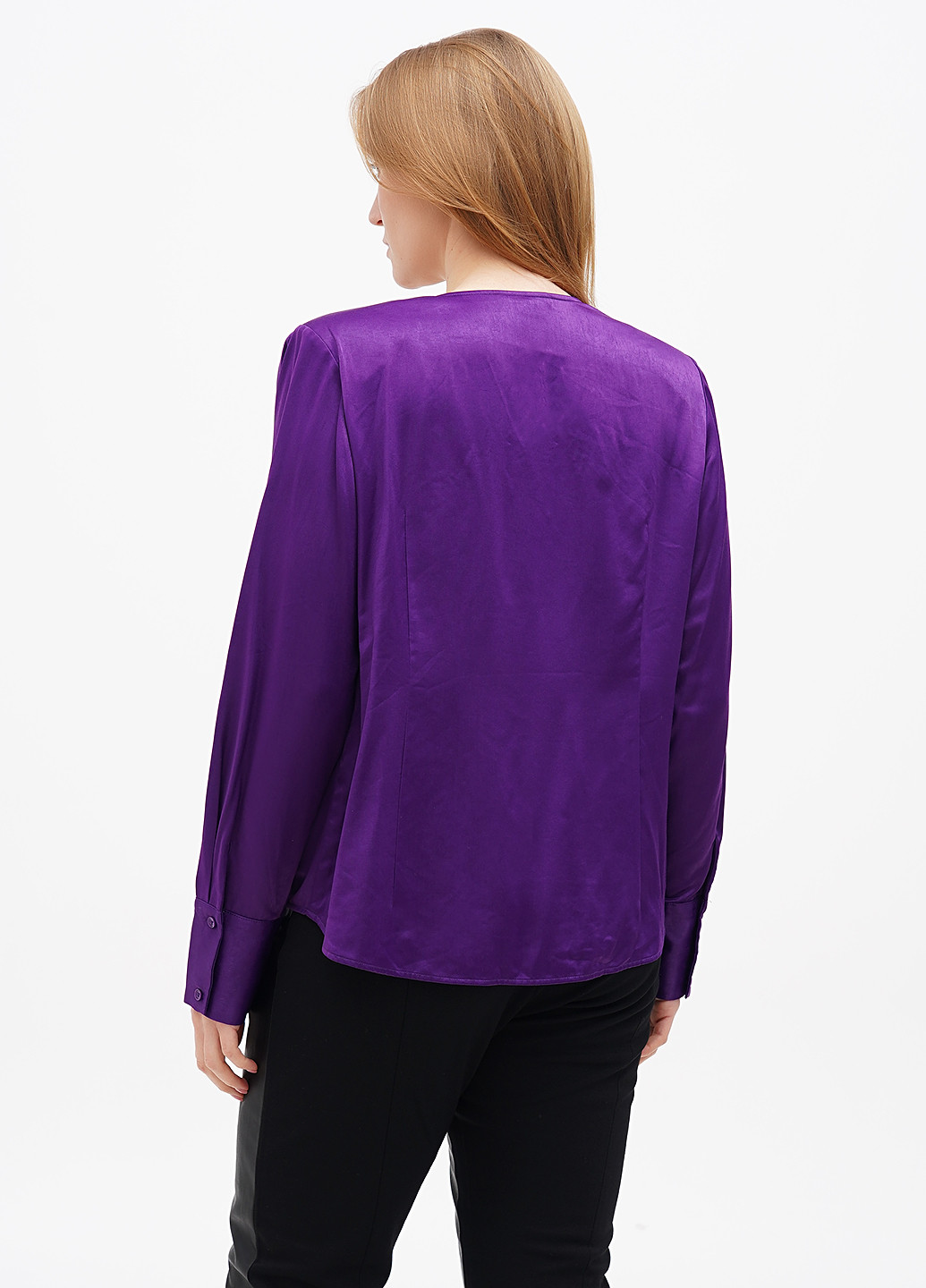 Фиолетовая демисезонная блуза на запах Comma