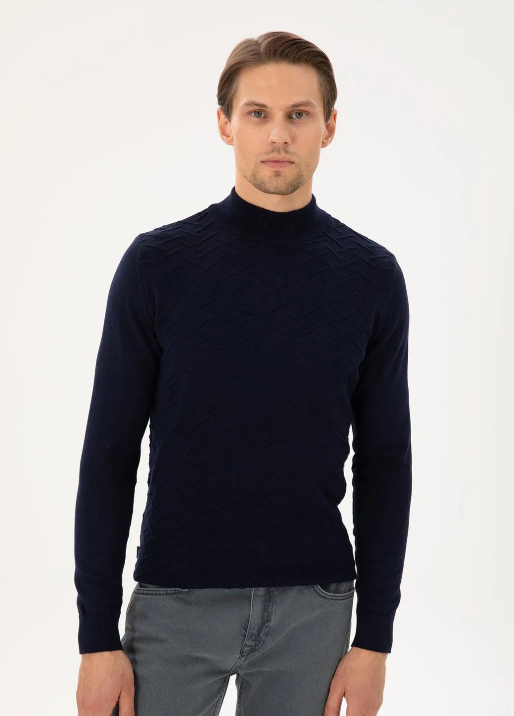 Темно-синій демісезонний светр Pierre Cardin