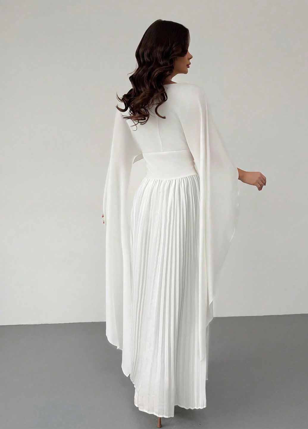 Белое вечернее платье плиссированное SHEIN однотонное