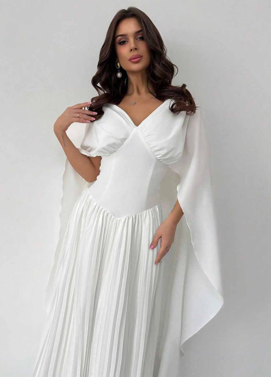 Белое вечернее платье плиссированное SHEIN однотонное