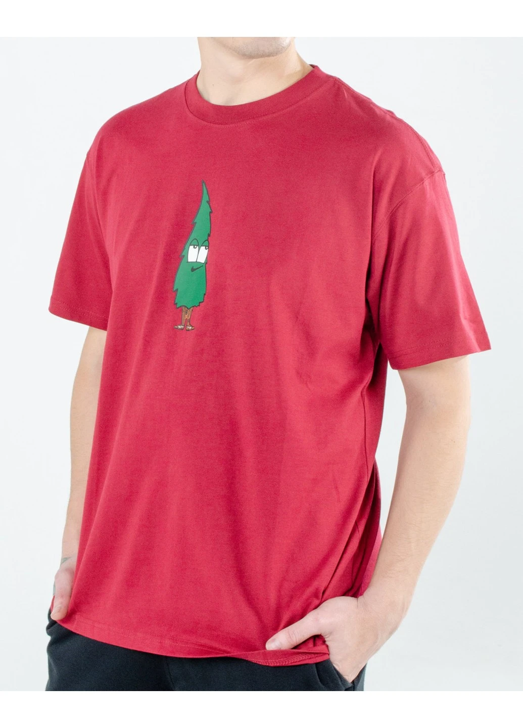 Розовая футболка m nk sb tee firry Nike