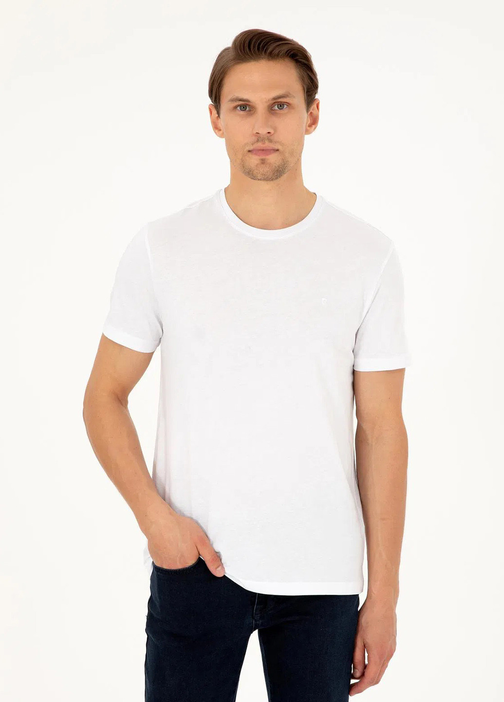 Біла футболка Pierre Cardin