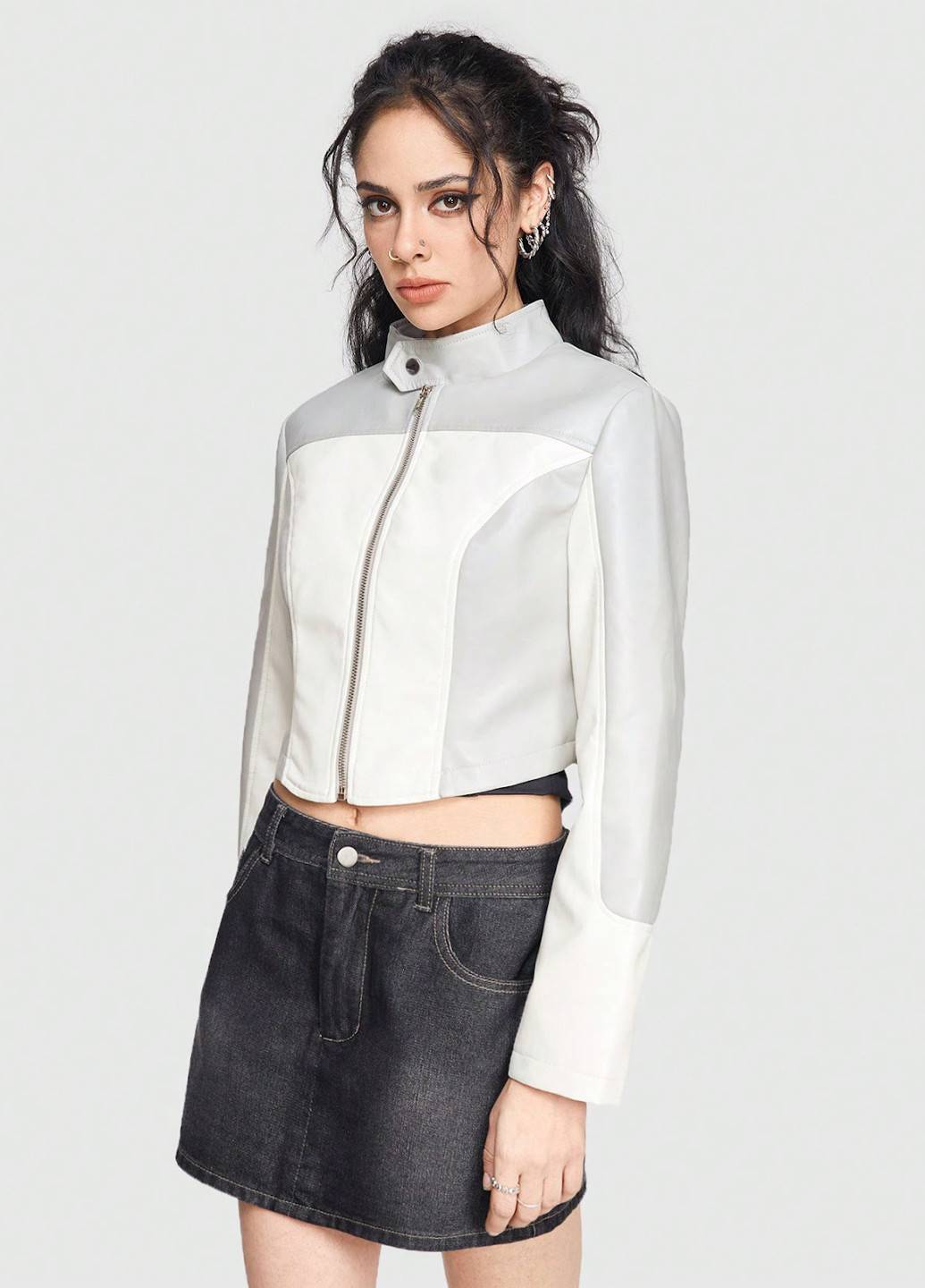 Світло-сіра демісезонна куртка SHEIN