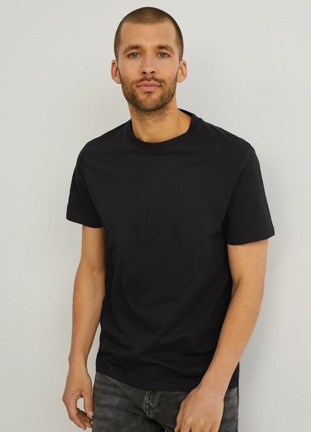 Черная футболки (3 шт.) C&A