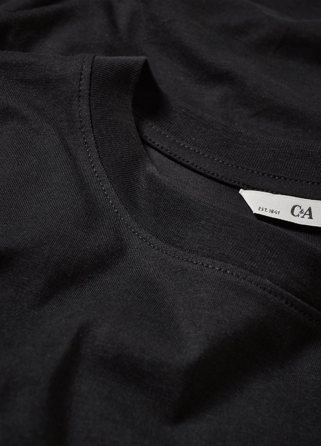 Черная футболки (3 шт.) C&A