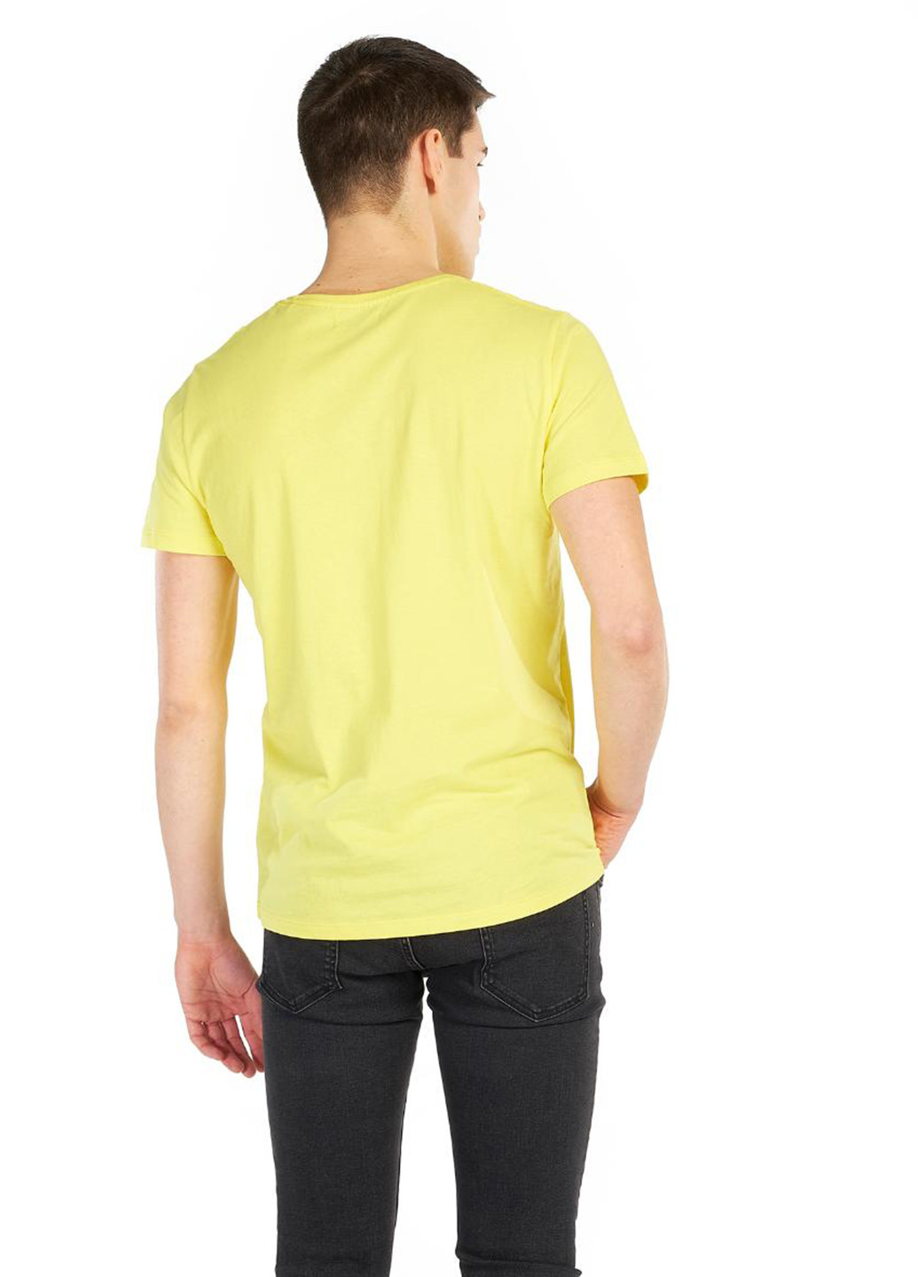 Желтая футболка Alcott