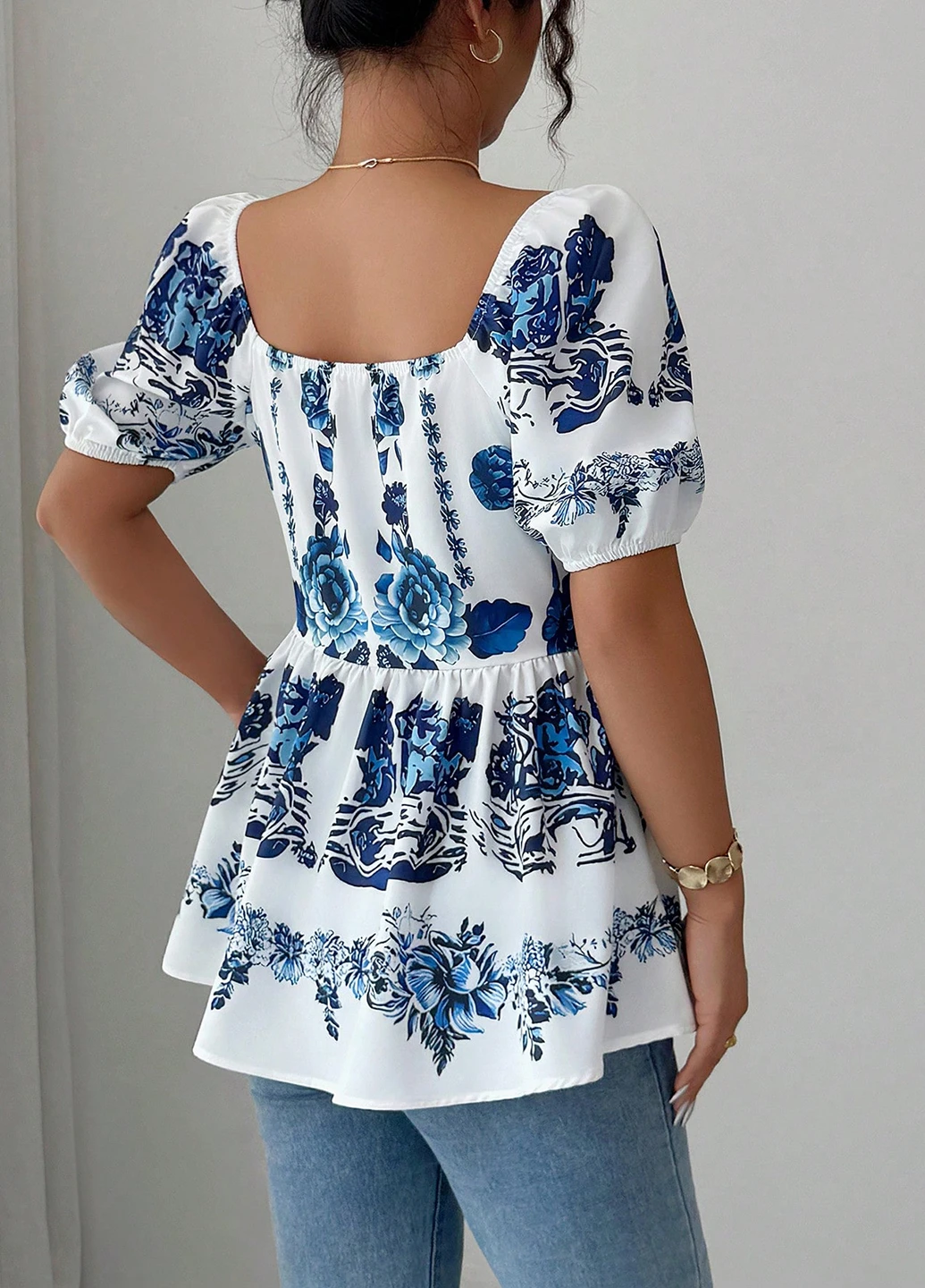 Белая блуза с баской SHEIN