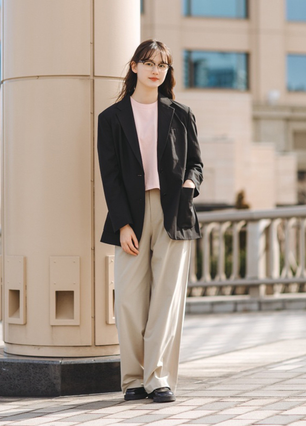 Черный женский жакет Uniqlo однотонный - демисезонный