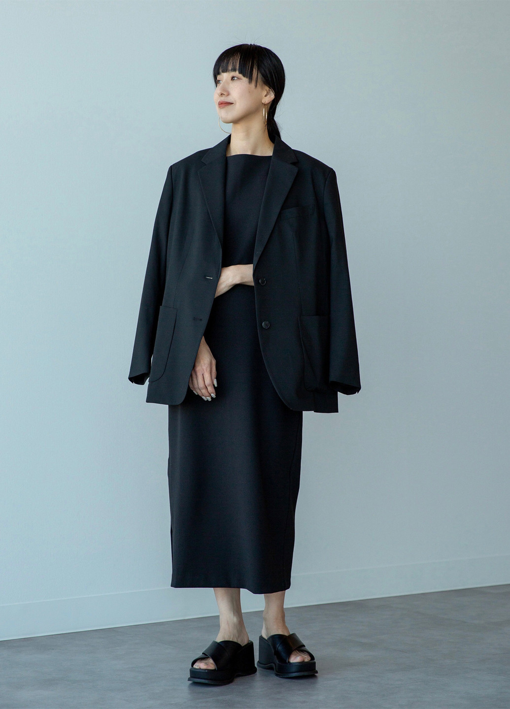 Черный женский жакет Uniqlo однотонный - демисезонный