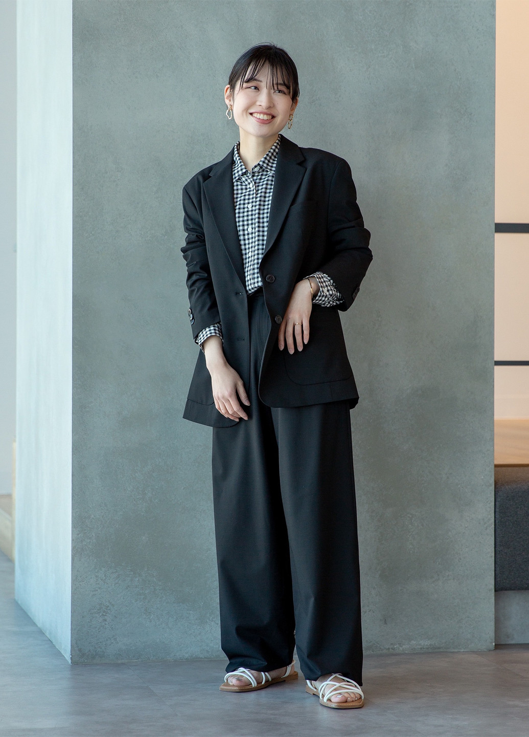 Черный женский жакет Uniqlo однотонный - демисезонный