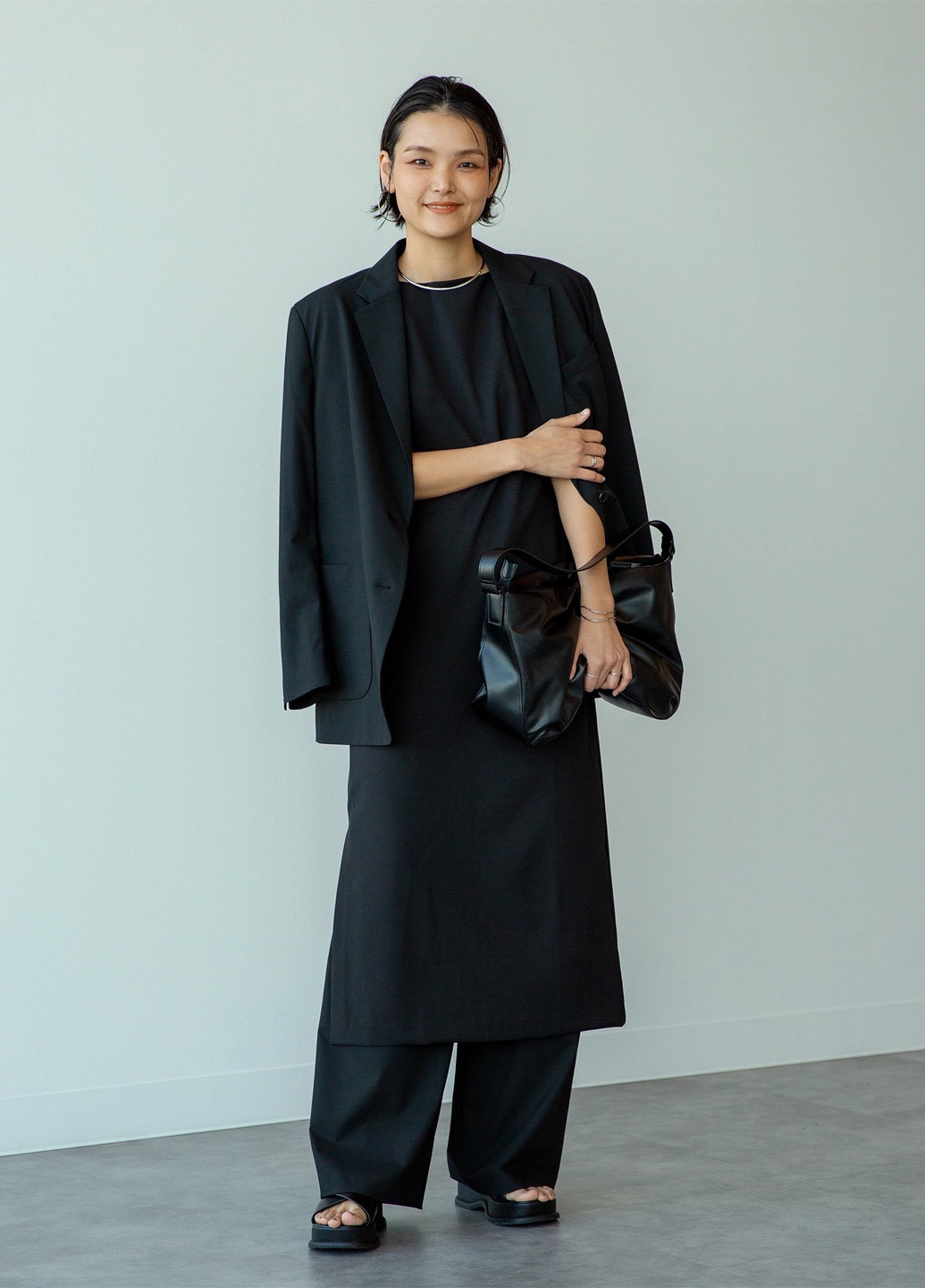 Черный женский жакет Uniqlo однотонный - демисезонный