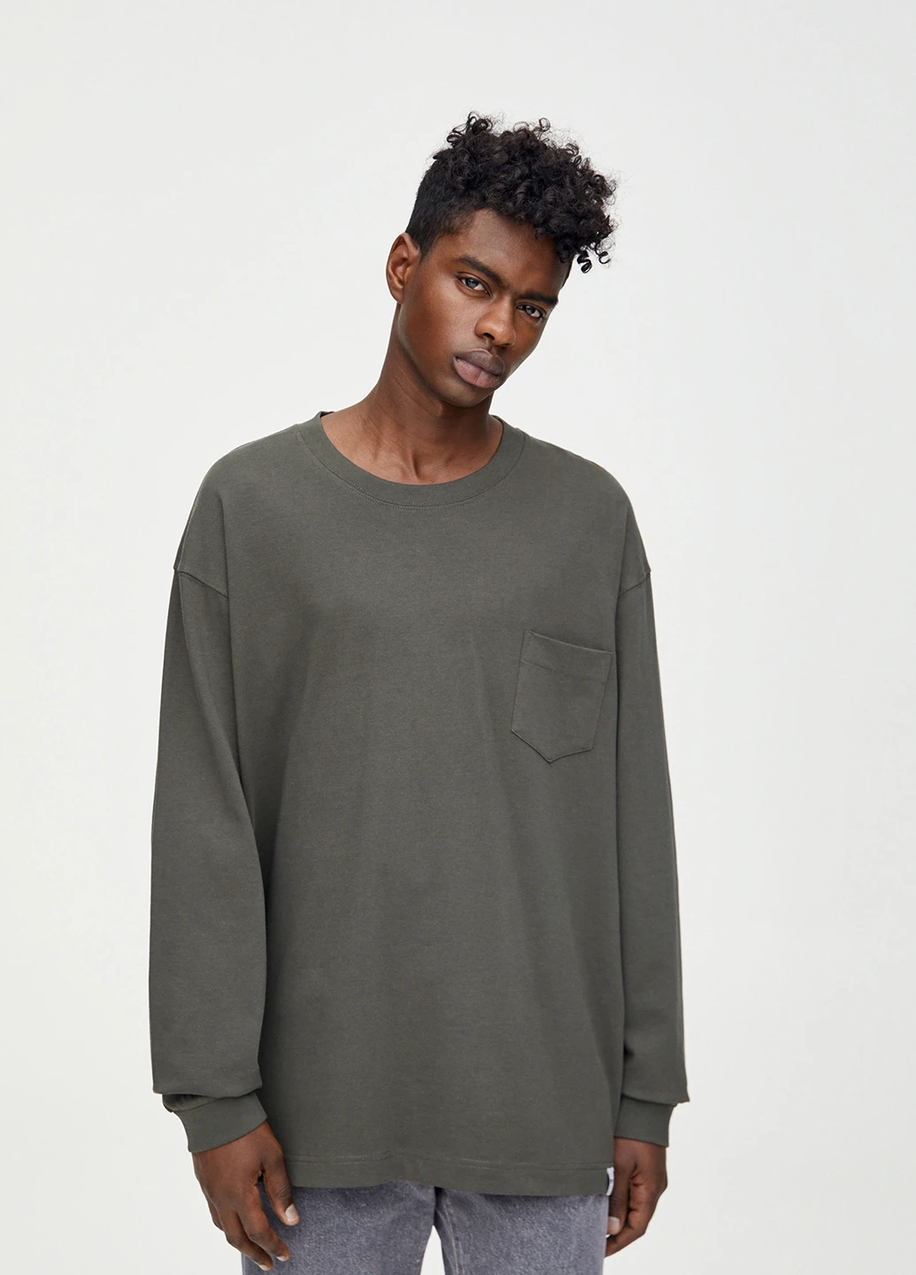 Лонгслів Pull & Bear однотонний сіро-зелений кежуали бавовна, трикотаж