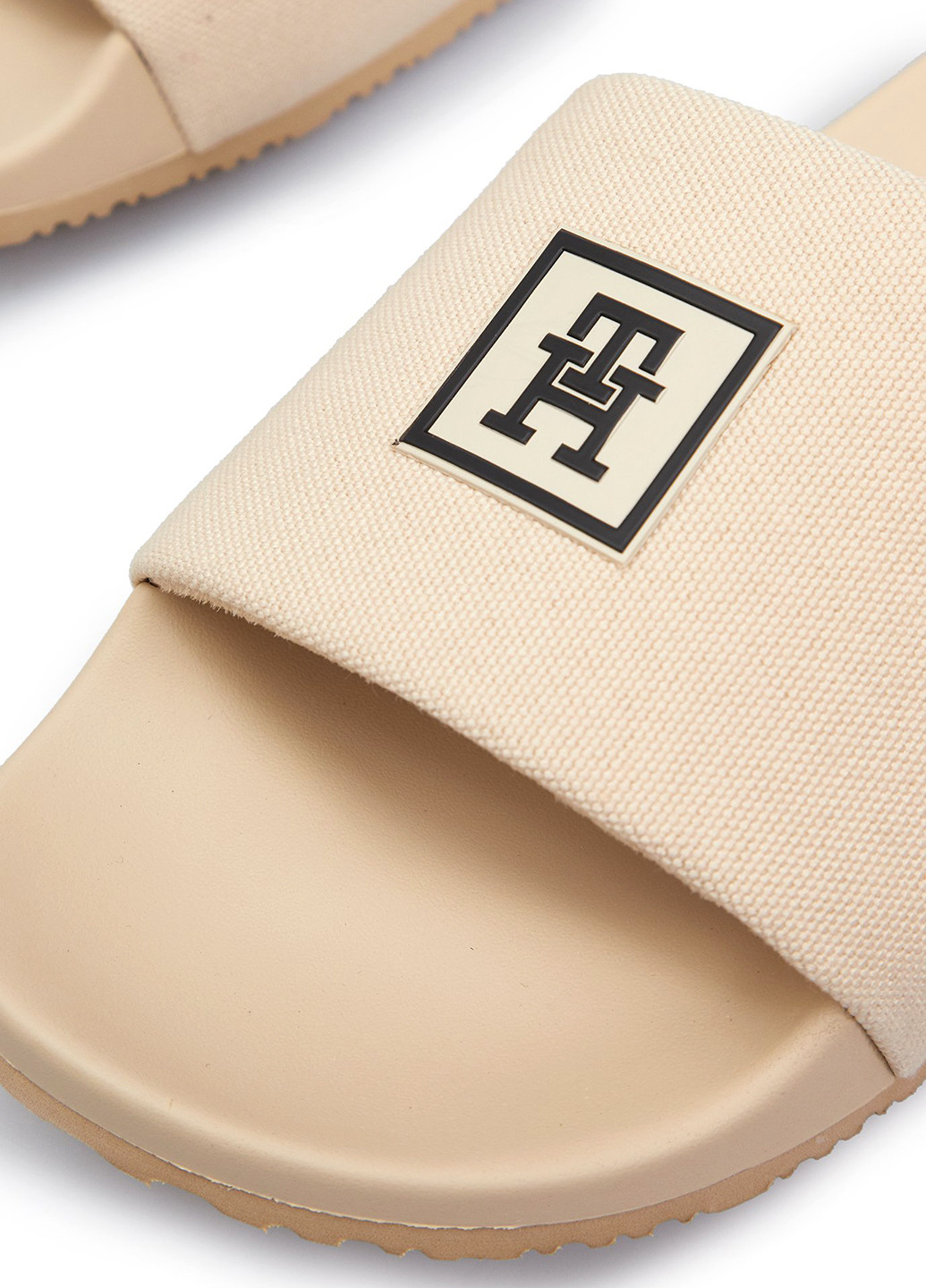Бежевые шлепанцы Tommy Hilfiger с логотипом
