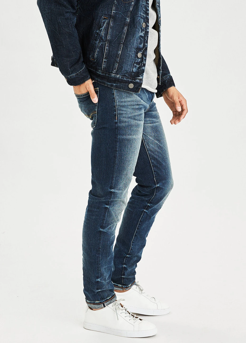 Синие демисезонные зауженные джинсы American Eagle