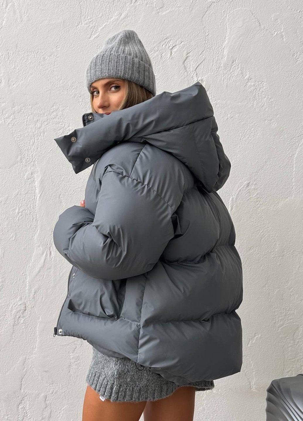 Серый зимний Пуховик No Brand