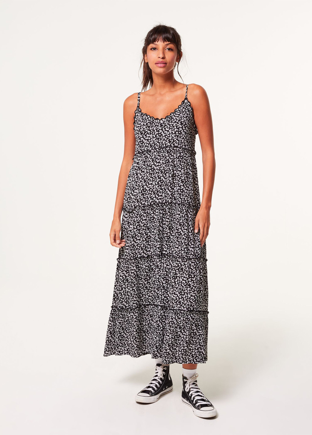 Чорно-білий кежуал сукня з відкритими плечима Jennyfer з квітковим принтом