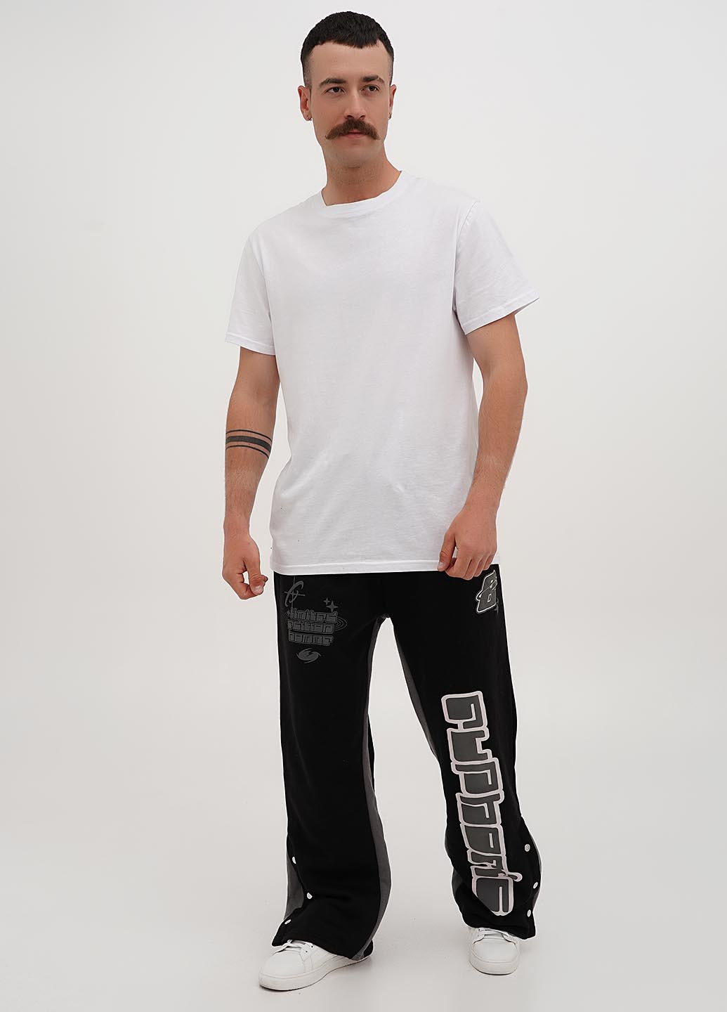 Черные спортивные, кэжуал демисезонные прямые брюки Boohoo